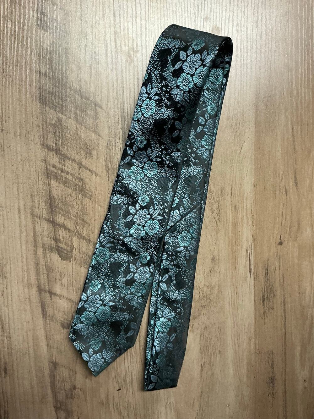 Mark of Distinction Floral Neck Tie